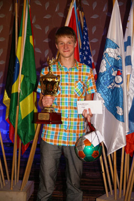 Dieses strahlende Gesicht gehört dem neuen Jugendweltmeister Lukasz Wojacsek